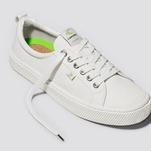 CARIUMA Off-White Canvas